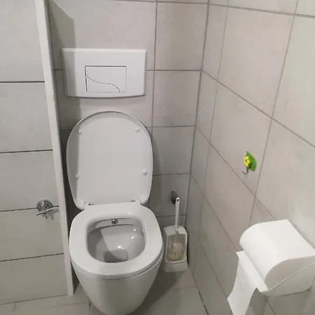 Bel Appartement, Grand Balcon Et Parking Prive Daire