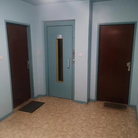 Bel Appartement, Grand Balcon Et Parking Prive Daire