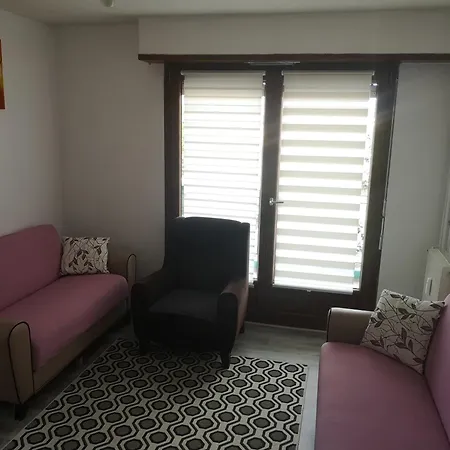 Bel Appartement, Grand Balcon Et Parking Prive *