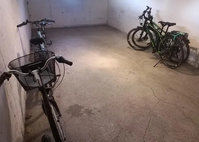 Bel Appartement, Grand Balcon Et Parking Prive Apartman