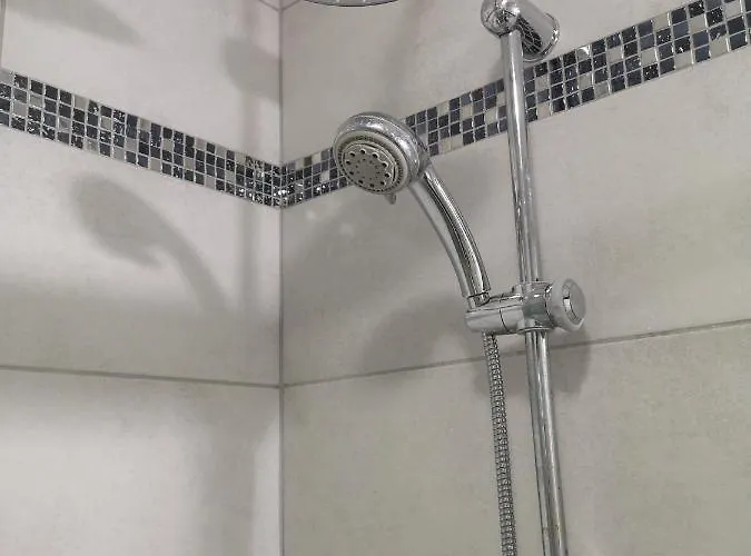 Bel Appartement, Grand Balcon Et Parking Prive *