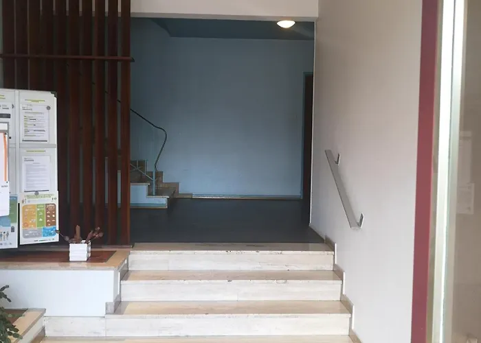 Bel Appartement, Grand Balcon Et Parking Prive