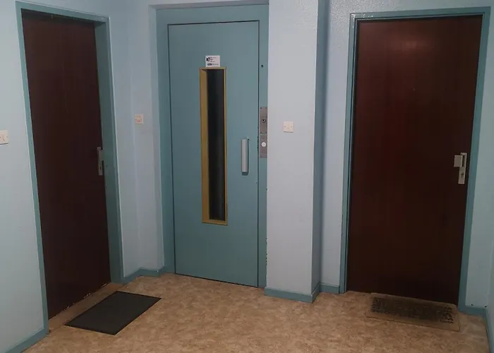 Bel Appartement, Grand Balcon Et Parking Prive Apartman